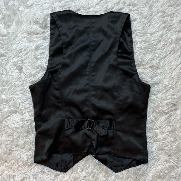 Bundle of Button-Down Vests - Picture 9 of 13